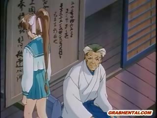 Japońskie hentai młody kobieta przyłapani i ciężko poked przez stary zboczeniec gu